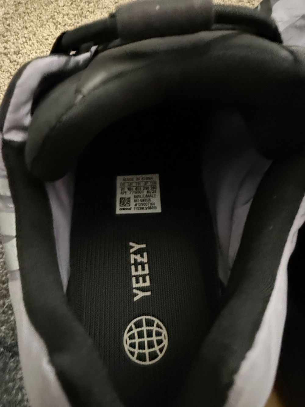 Yeezy 700 MNVN Men’s Sneakers - Picture 7 of 8